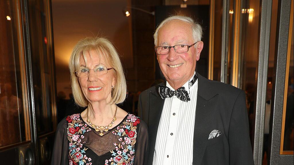 Erich Kellerhaus mit Gattin Helga im Sommer bei den Festspielen.
