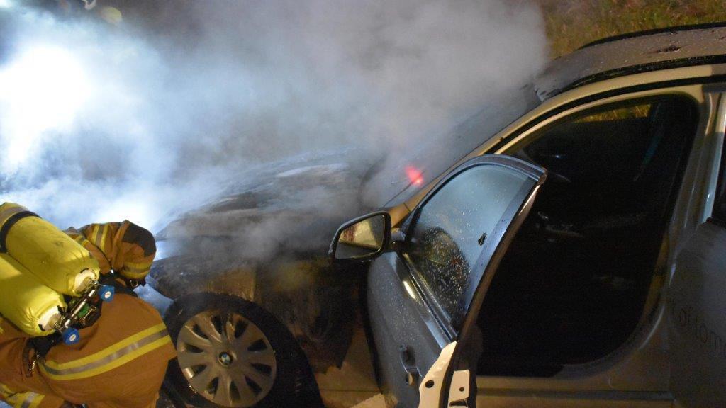 Auto auf A10 bei Zederhaus in Brand