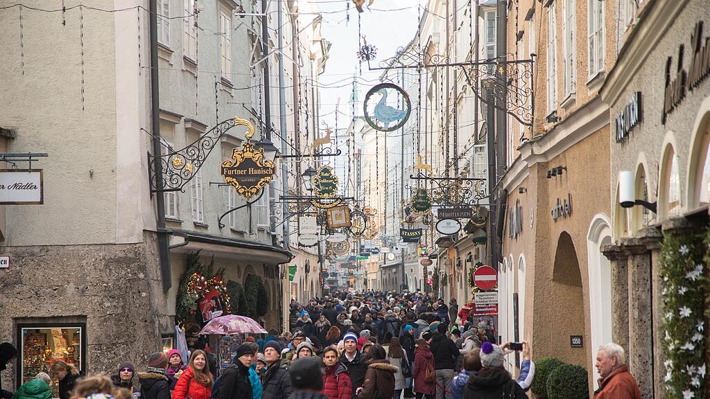 In der Getreidegasse wird über Ostern pausiert.