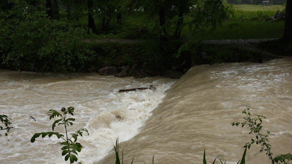 Hochwasser: Ruhpolding abgeschnitten