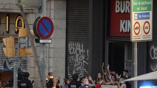 Schock und Trauer nach Anschlag in Barcelona