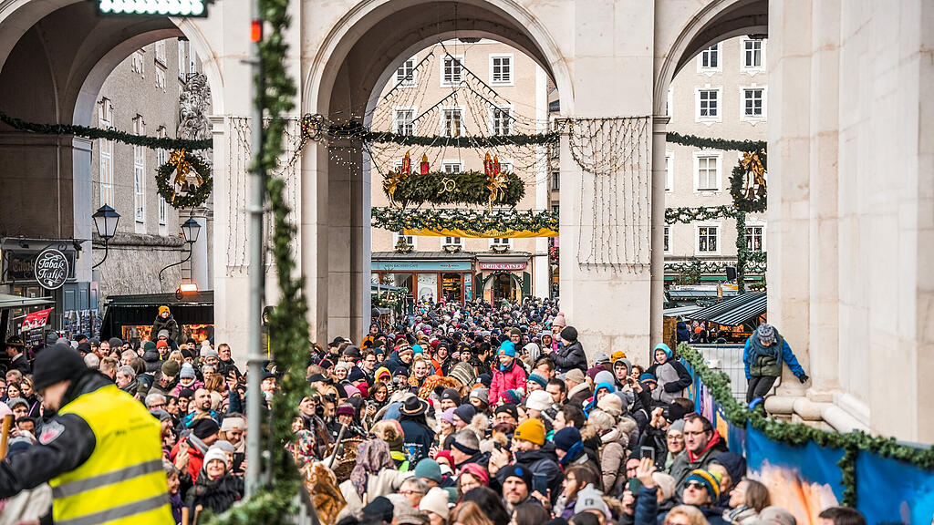 Krampuslauf am Christkindlmarkt Salzburg
