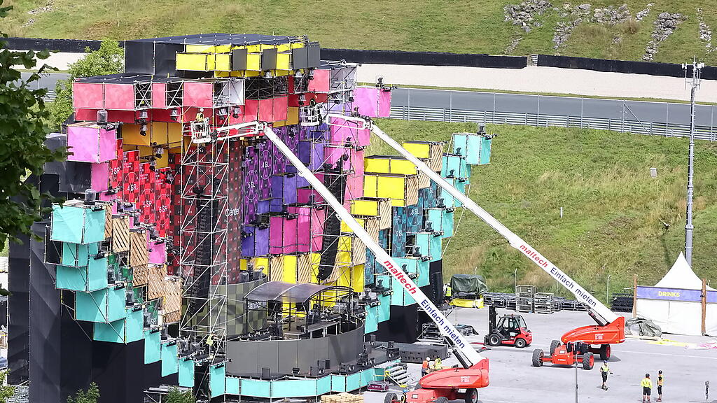 Aufbauarbeiten Electric Love 2021