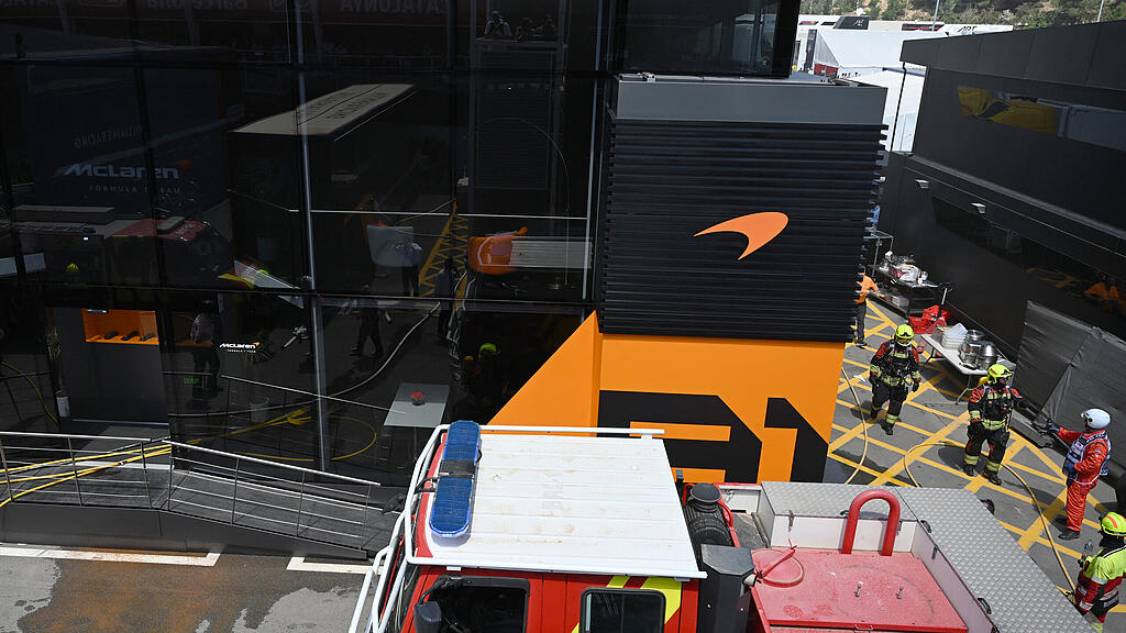 Brand im McLaren-Fahrlager in Barcelona