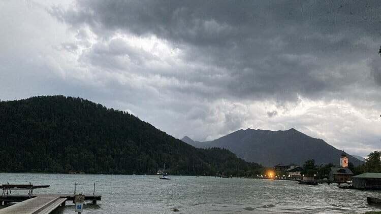 Stand-Up-Paddler am Wolfgangsee gerettet