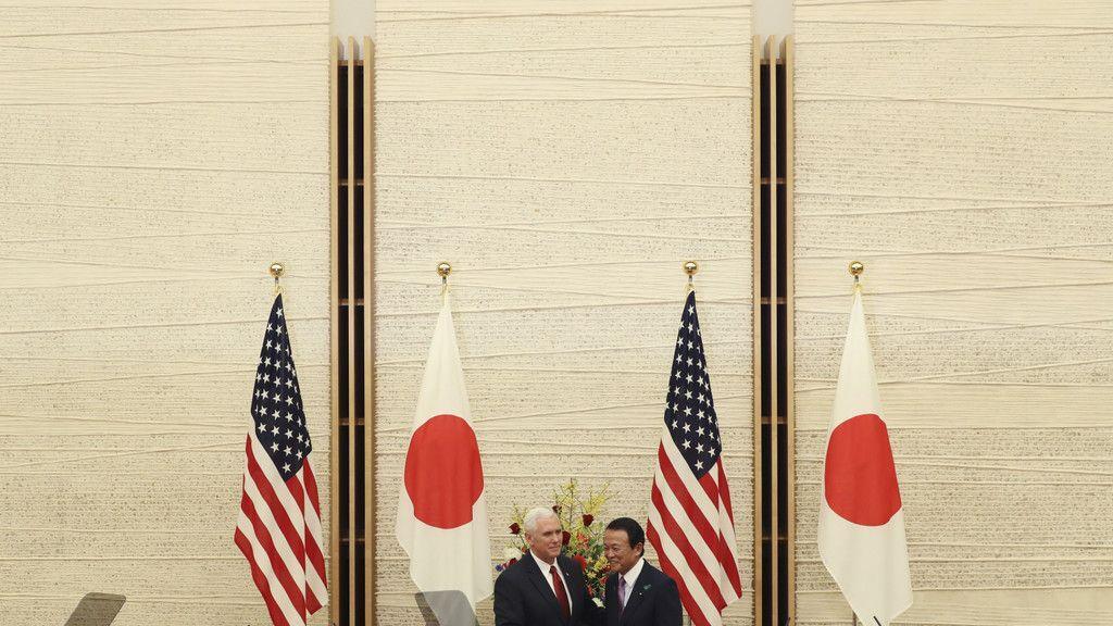Mike Pence besucht Japan