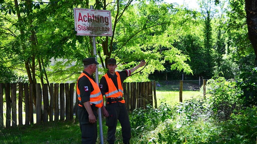 Salzburger Soldaten an der österreichischen Grenze im Burgenland.