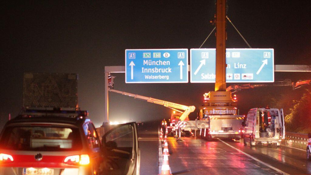 Für die Arbeiten auf der A10 musste die Autobahn kurze Zeit gesperrt werden.