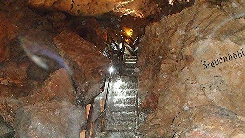 26 Leute aus Höhle gerettet