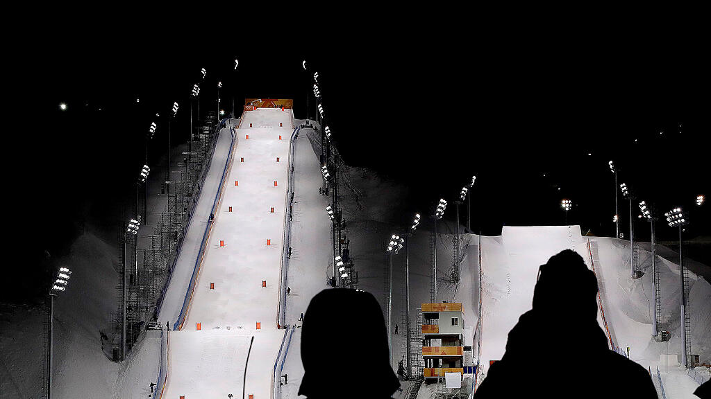 Zwei Fans aus Österreich wollten sich in den Phoenix Snow Park einschleichen.