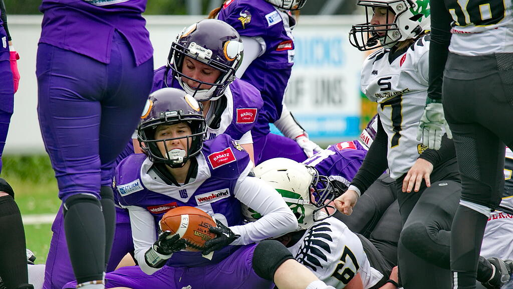 Football: Ducks Ladies gegen Vikings