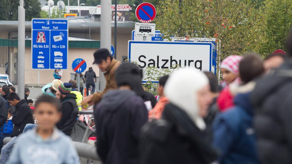 760 Flüchtlinge an der Saalachbrücke