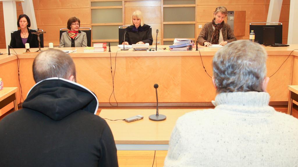 Der 33-jährige Angeklagte wurde zu sechs Jahren Haft verurteilt und er muss das erbeutete Bargeld zurückzahlen.