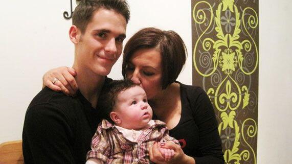 Ervin Szabo und Renata Jura, gemeinsam mit ihrer Tochter.