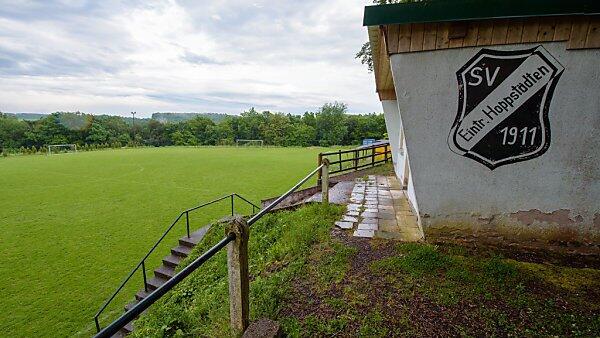 Blitzeinschlag während Fußballspiels in Hoppstädten
