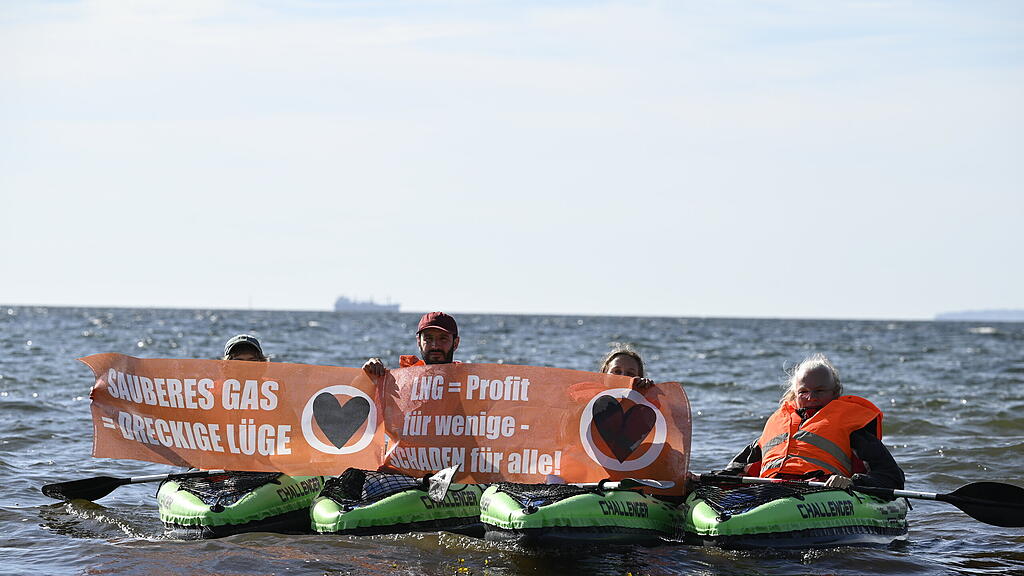 Proteste an mehreren Flughäfen in Deutschland
