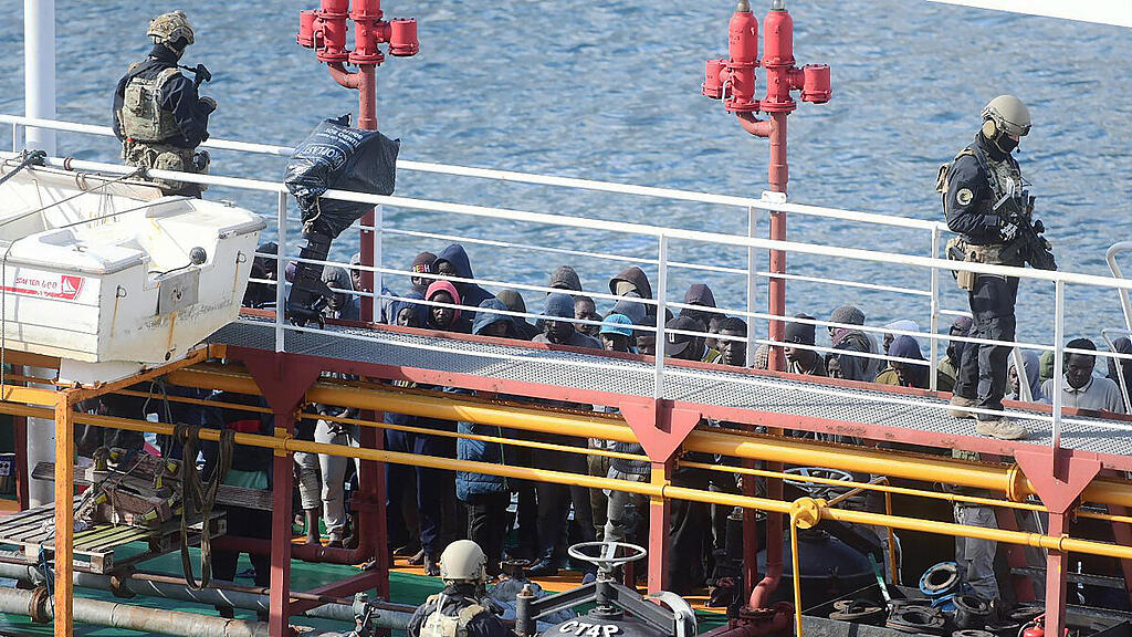 An Bord befinden sich 108 Migranten