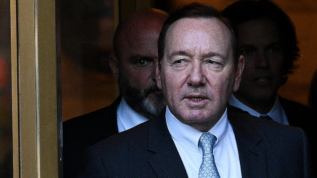 Spacey beim Verlassen des New Yorker Gerichtsgebäudes
