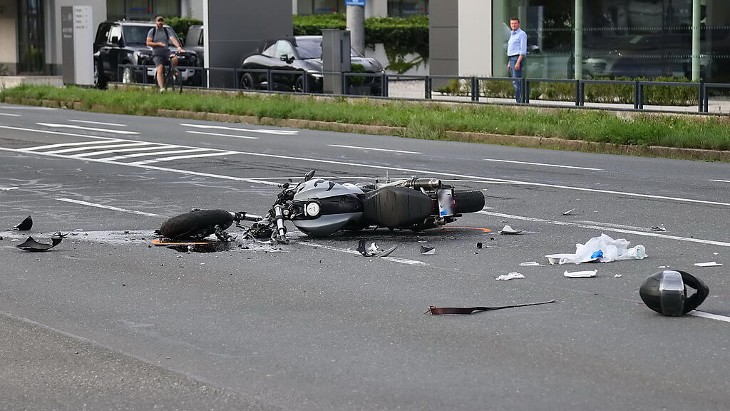 Biker_vs_Taxi_Alpenstraße