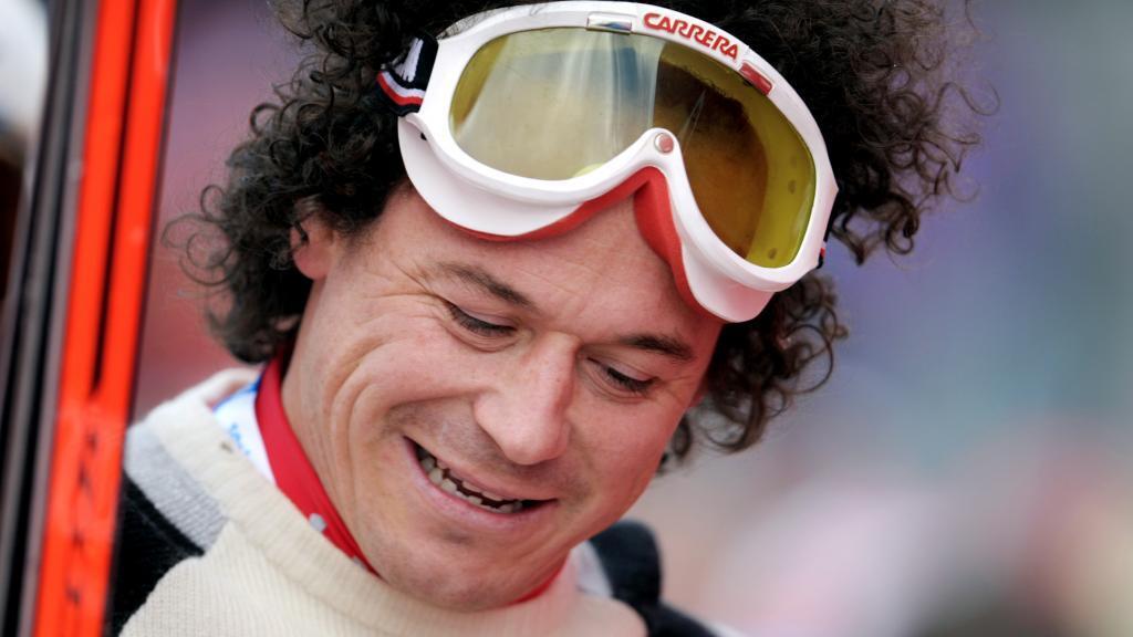 Schönfelder verabschiedet sich in Sölden im 70er-Outfit