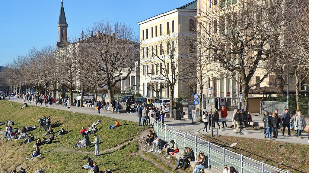 Fr\u00fchlingshafte Sonne in Salzburg