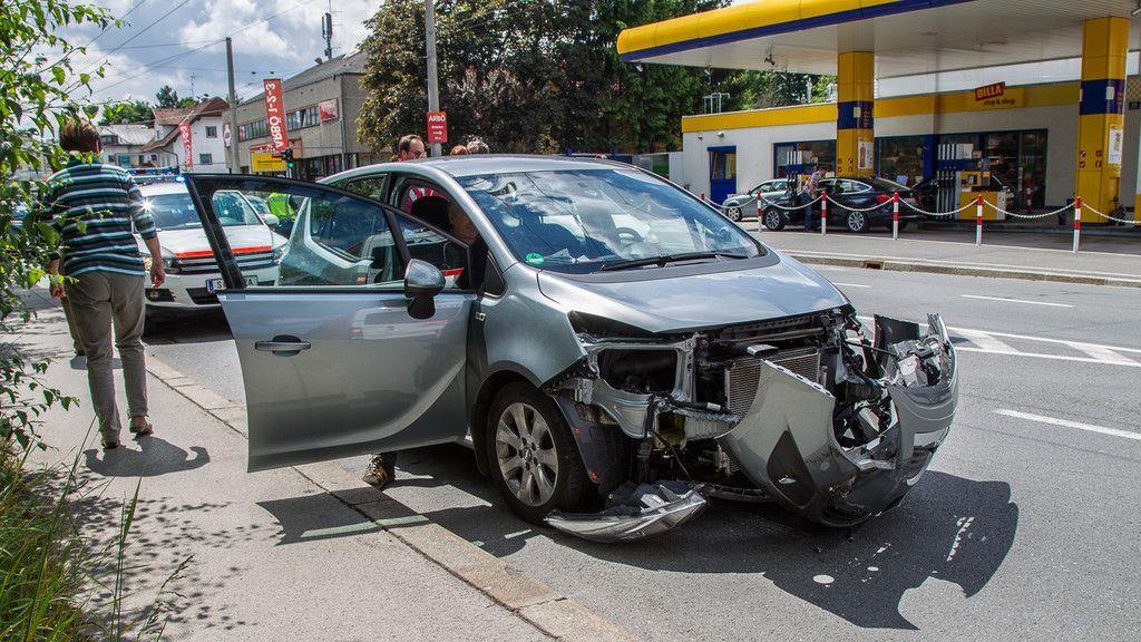 Unfall Rettungsfahrzeug
