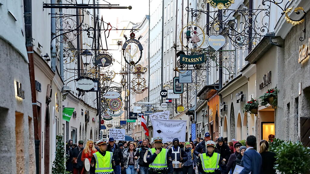 Corona-Protestmarsch in Salzburg