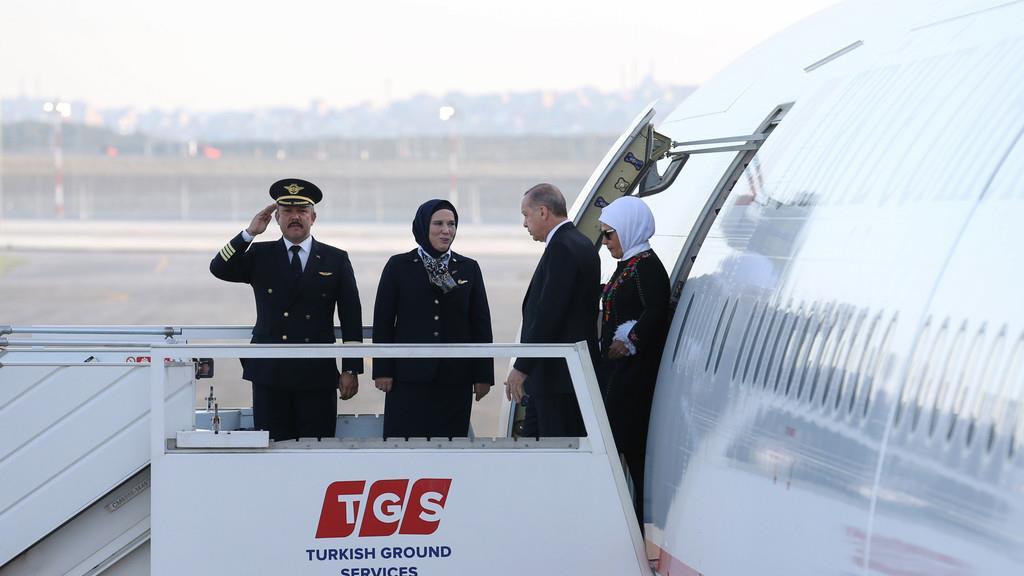 Riesiger Flughafen in Istanbul eröffnet
