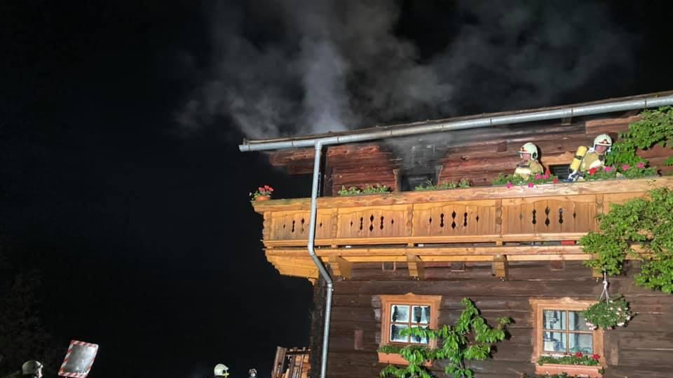 Bauernhaus in Hüttau in Brand