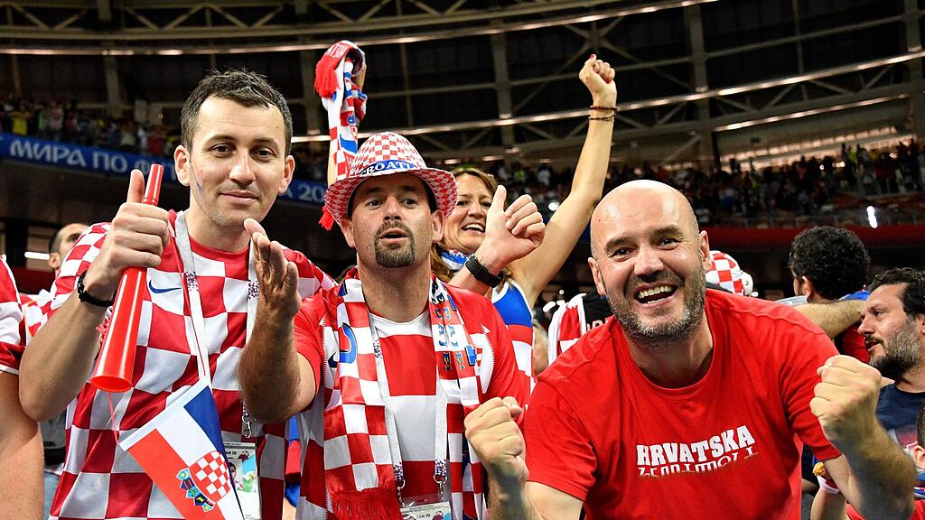 Kroatien-Fans jubeln über den Einzug ins Finale.
