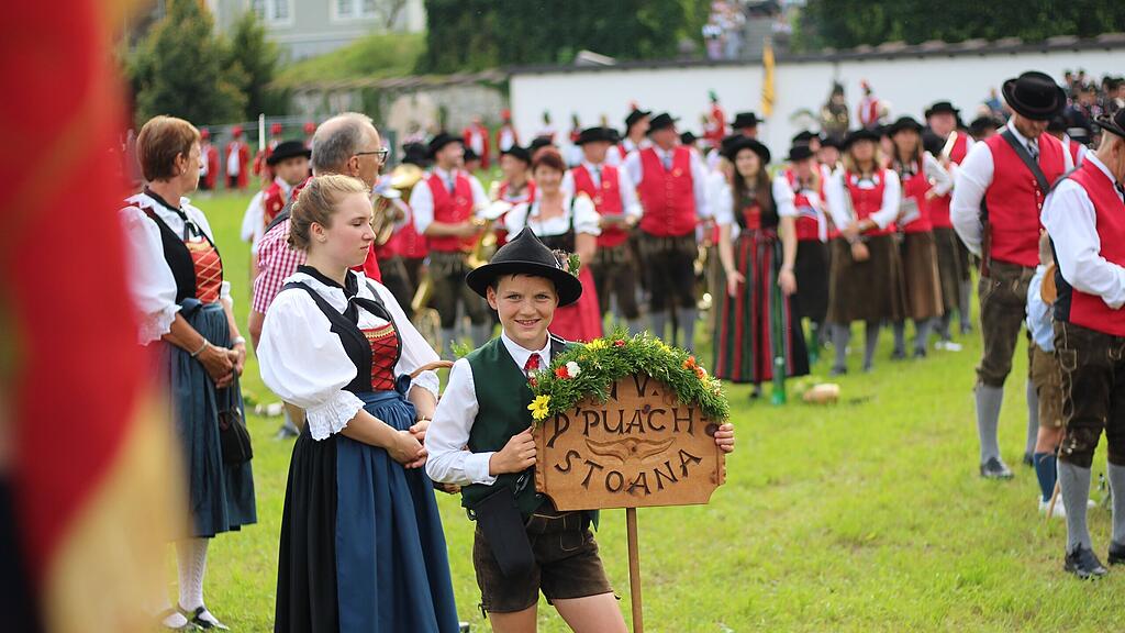 75 Jahre Trachtenverein  D\u00b4Puachstoana