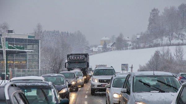 Stau auf der L101