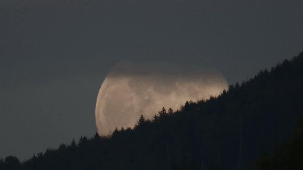 Vollmond über Salzburg