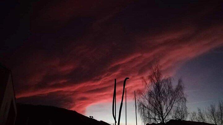 Wundersch\u00f6ner Sonnenaufgang \u00fcber Salzburg III