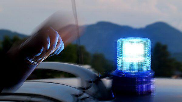 Auto geriet laut Polizei ins Schleudern