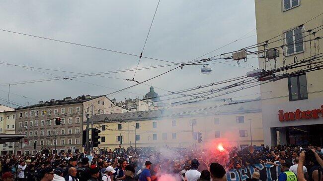 Fanmärsche in der Stadt Salzburg spalten die Gemüter.