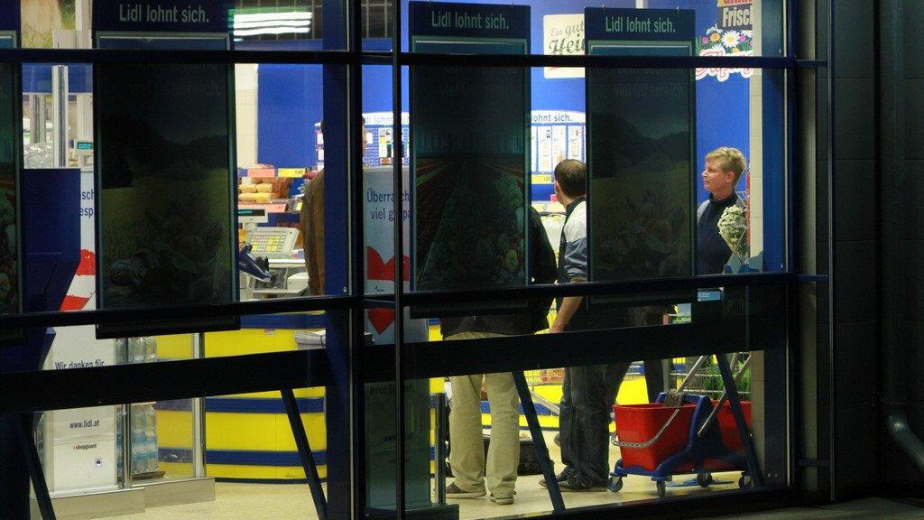 Unbekannter überfällt Lidl