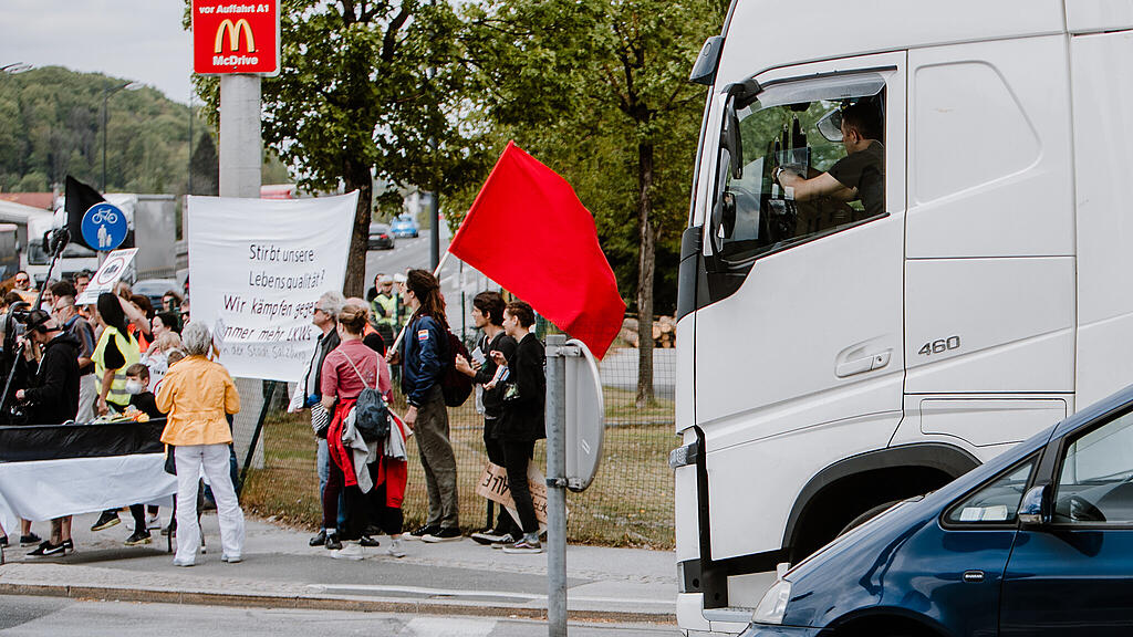 Demo - B\u00fcrgerinitiative f\u00fcr ein lebenswertes Schallmoos