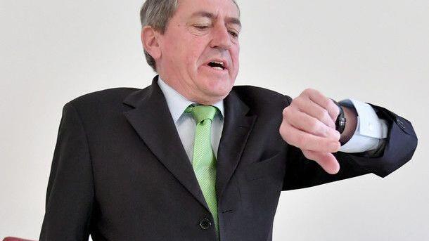 Bürgermeister Heinz Schaden tritt zurück, I