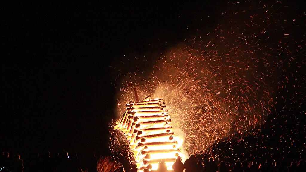 Osterfeuer Tamsweg und Thomatal