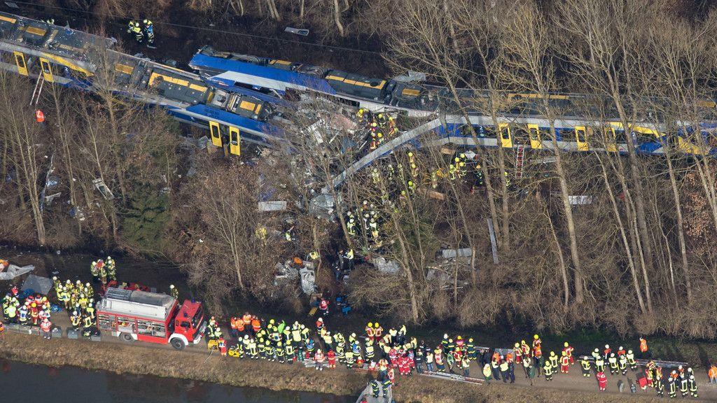 Zugunglück in Bad Aibling: Erschreckende Luftbilder