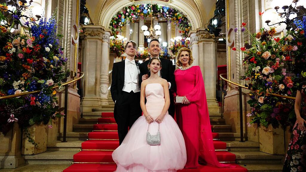 Wiener Opernball 2025: Roter Teppich