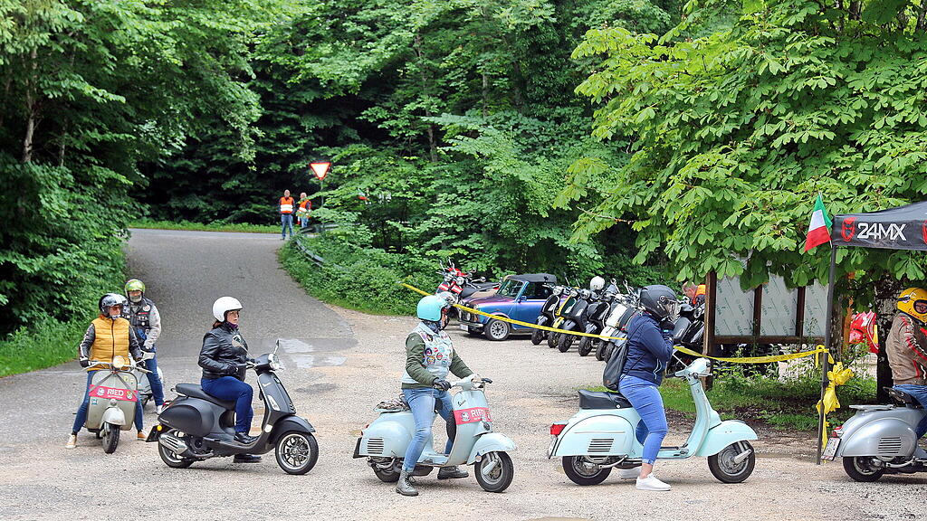 Vespa Treffen beim Latschenwirt