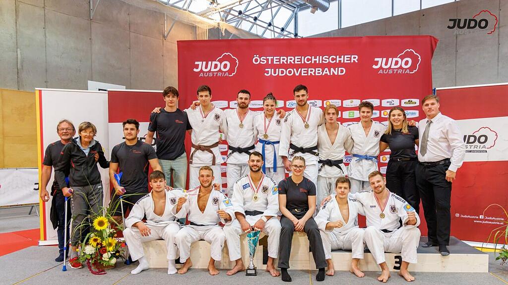 Sanjindo_Team_Einzel.jpg