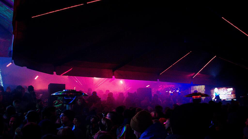 Rave on Snow