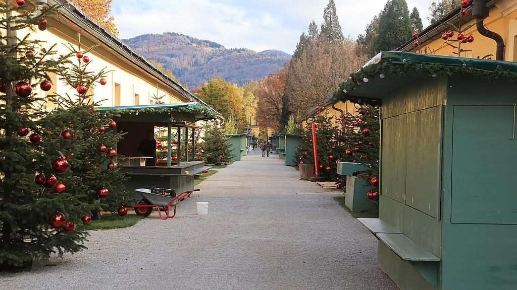 Aufbau Adventzauber Hellbrunn