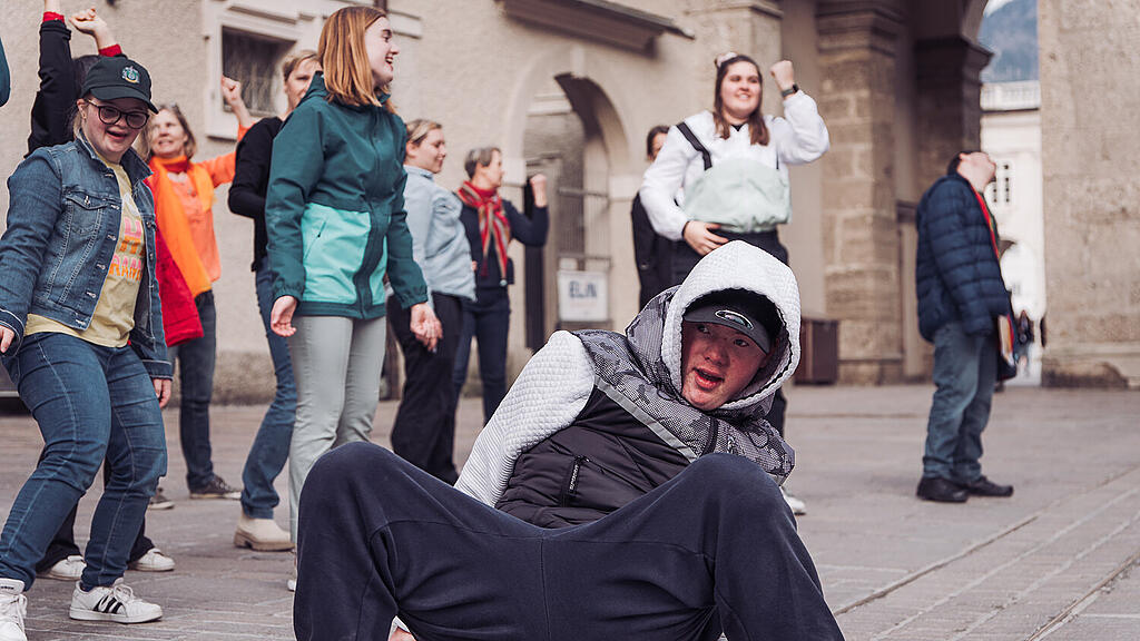 Flashmob-Tanzen am Welt-Down-Syndrom-Tag