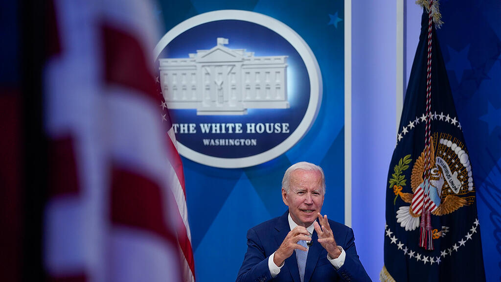 James Webb-Teleskop: Biden bei Pr\u00e4sentation