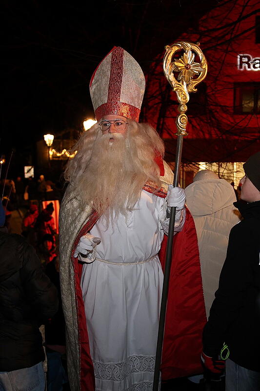 Anifer Krampuslauf am Dorfplatz