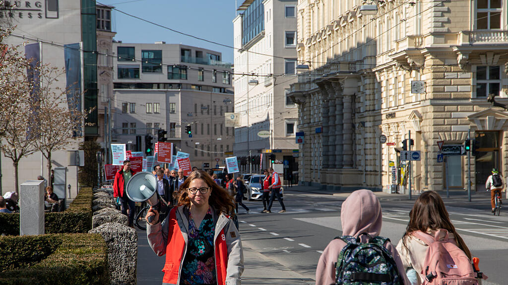 Protestkundgebung der Bankangestellten in Salzburg